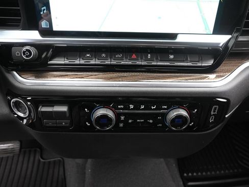Used 2025 Chevrolet Silverado 1500 RST AWD/4WD image 20