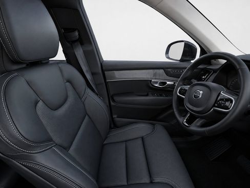 Certified 2026 Volvo XC90 B6 Ultra AWD/4WD image 11