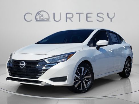 New 2025 Nissan Versa SV w/ Trunk Package FWD image 1