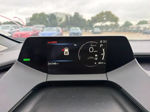 Used 2025 Toyota Prius LE FWD image 10
