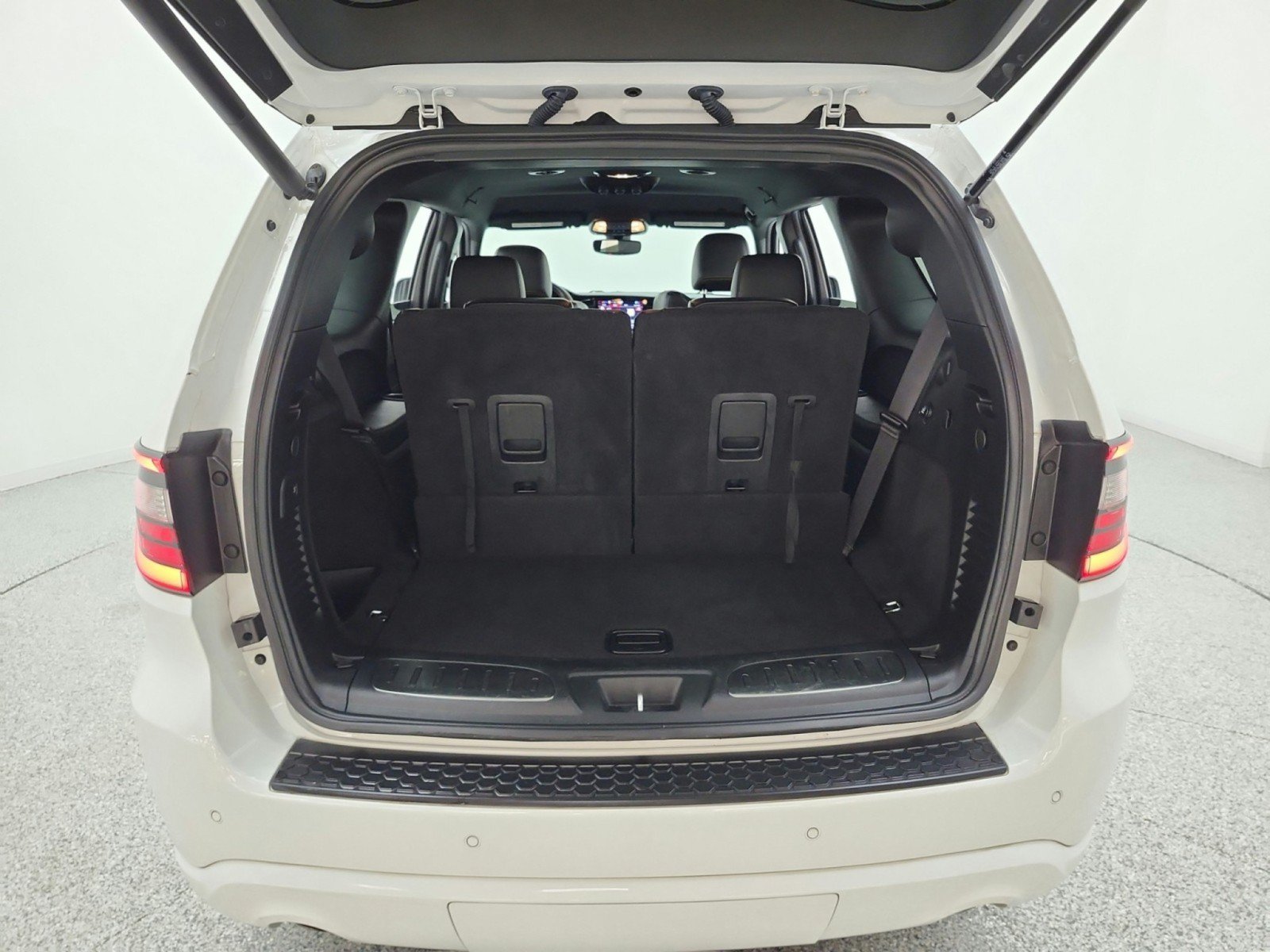 Used 2022 Dodge Durango R/T w/ Quick Order Package 22F RWD image 18