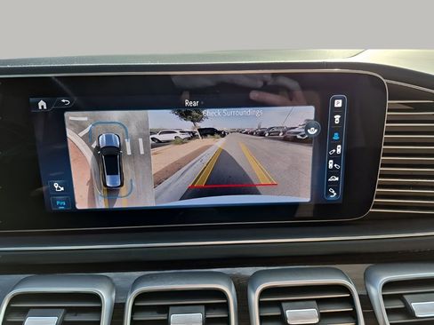 Used 2024 Mercedes-Benz GLS 450 4MATIC image 43