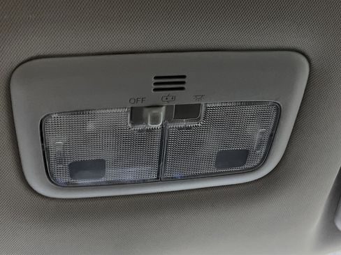 Used 2017 Toyota Corolla SE image 22