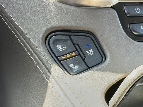 Used 2018 GMC Yukon Denali w/ Denali Ultimate Package image 29