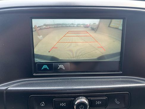 Used 2018 Chevrolet Silverado 1500 Custom w/ Custom Convenience Package AWD/4WD image 23