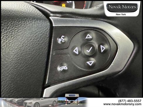 Used 2023 Chevrolet Traverse Premier image 11