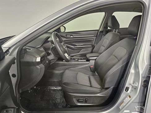 Used 2024 Nissan Altima 2.5 SV image 23
