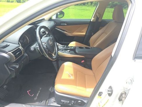 Used 2016 Lexus IS 200t RWD image 12