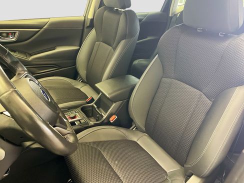 Used 2023 Subaru Forester Premium image 14