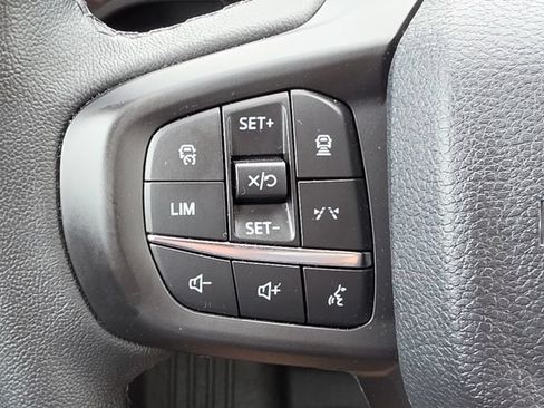 Used 2025 Ford Ranger Lariat w/ FX4 Off-Road Package AWD/4WD image 18
