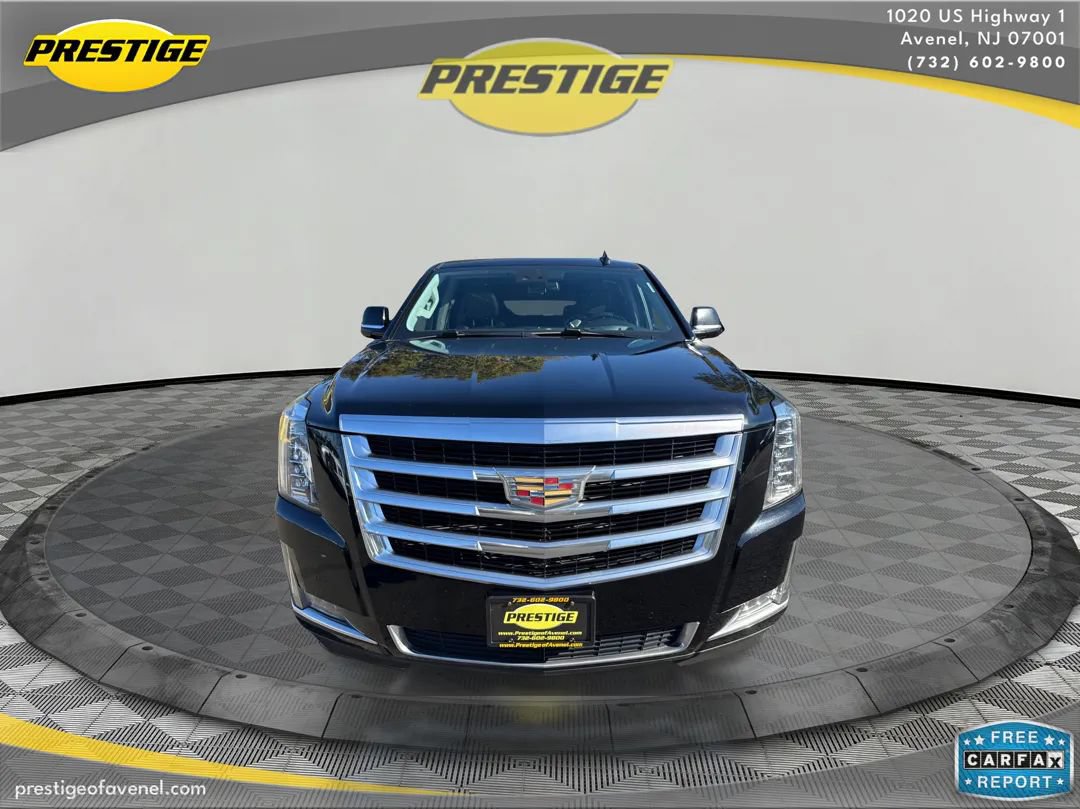 Used 2020 Cadillac Escalade ESV Luxury AWD/4WD image 2
