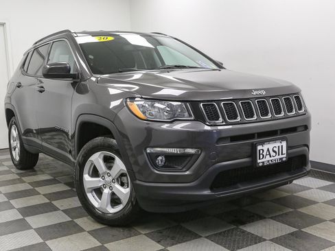 Used 2020 Jeep Compass Latitude w/ Cold Weather Group AWD/4WD image 2