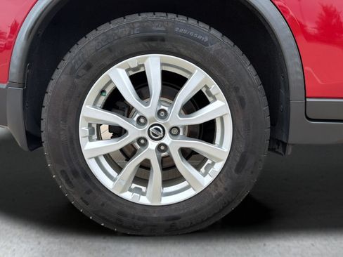 Used 2017 Nissan Rogue SV w/ SV Premium Package AWD/4WD image 26