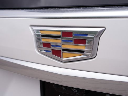Used 2025 Cadillac Escalade ESV Premium Luxury w/ LPO, Floor Liner Package AWD/4WD image 10