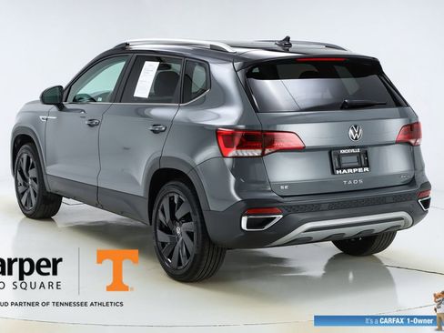 Used 2024 Volkswagen Taos SE w/ Panoramic Sunroof Package image 7