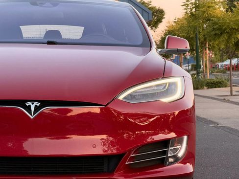 Used 2016 Tesla Model S P90D AWD/4WD image 4