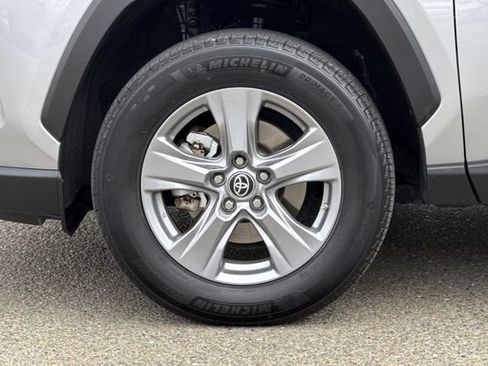 Used 2022 Toyota RAV4 LE AWD/4WD image 31