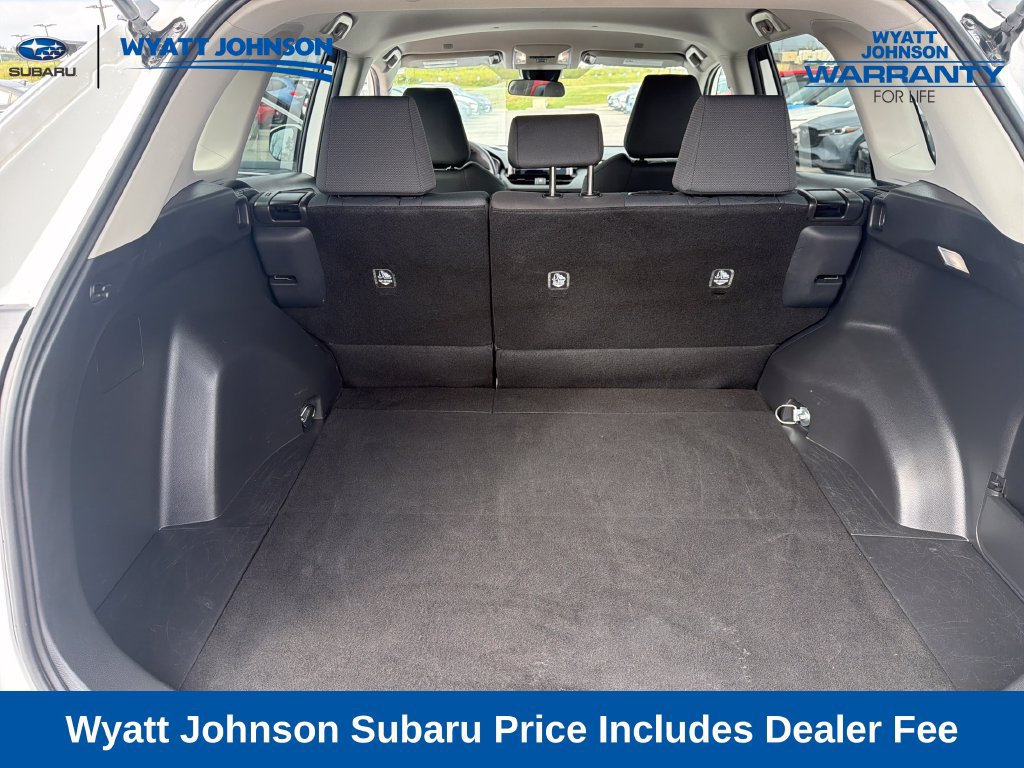 Used 2025 Toyota RAV4 XLE FWD image 33