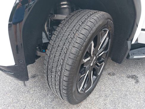 New 2025 GMC Sierra EV Denali image 33