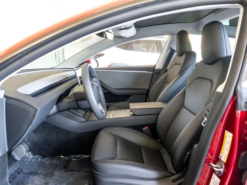 Used 2025 Tesla Model 3 image 16