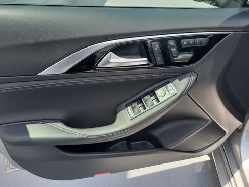 Used 2019 INFINITI QX30 w/ Cargo Package FWD image 18