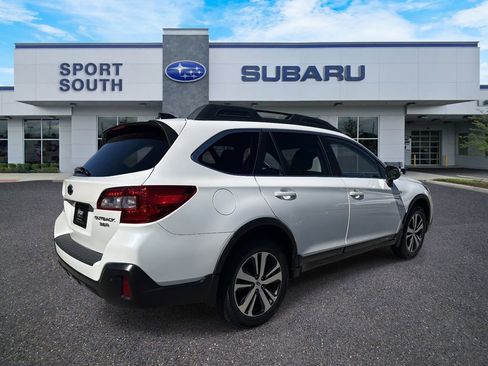Used 2018 Subaru Outback 3.6R Limited image 3