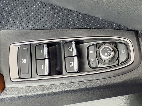 Used 2025 Subaru Ascent Touring image 16