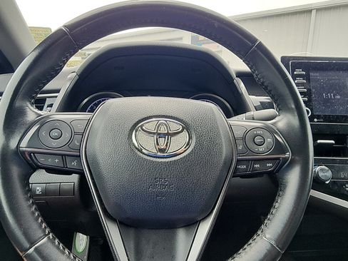 Used 2021 Toyota Camry SE w/ Convenience Package FWD image 12