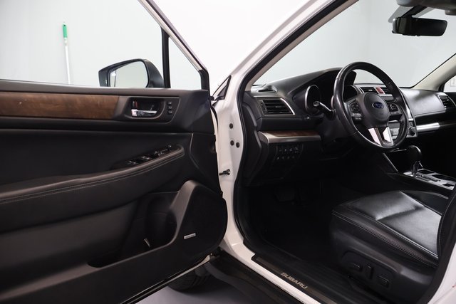 Used 2017 Subaru Outback 2.5i Limited AWD/4WD image 8