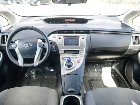 Used 2014 Toyota Prius Two image 14