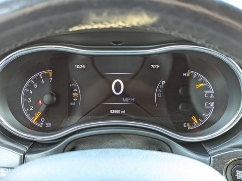 Used 2018 Jeep Grand Cherokee Limited image 18