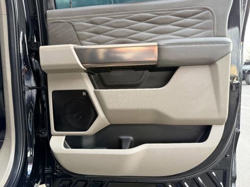 Used 2025 Ford F450 Platinum w/ Platinum Plus Package image 39