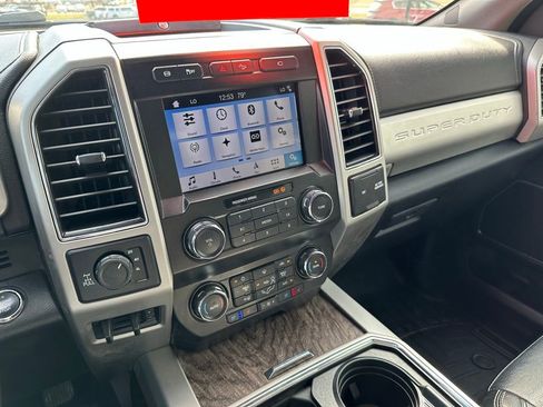 Used 2019 Ford F250 Lariat w/ Lariat Ultimate Package AWD/4WD image 25