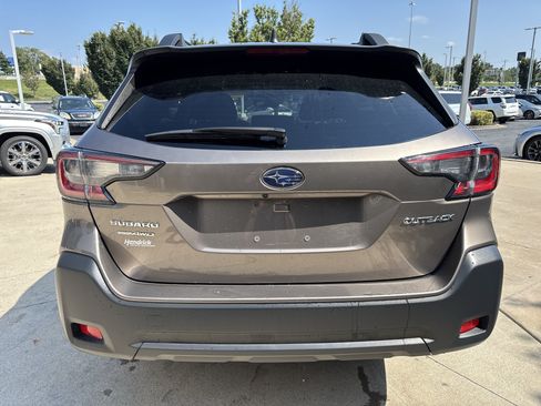 Used 2023 Subaru Outback Premium AWD/4WD image 8
