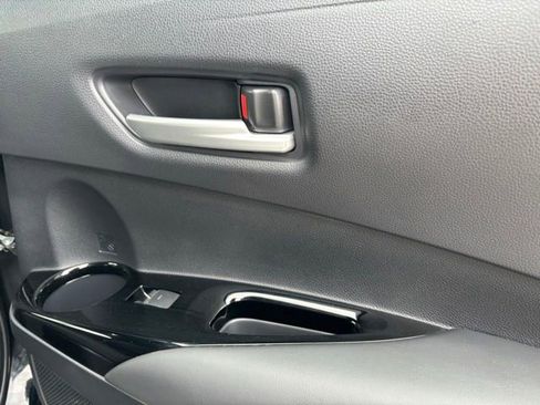 Used 2025 Toyota Corolla SE FWD image 18