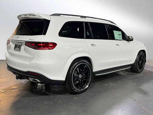 New 2026 Mercedes-Benz GLS 580 4MATIC image 3