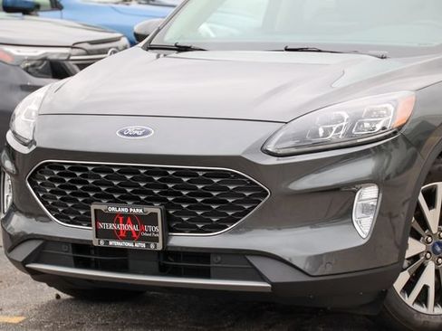 Used 2020 Ford Escape Titanium FWD image 17