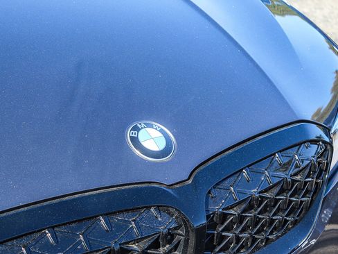 Used 2022 BMW 330i Sedan w/ Driving Assistance Package image 9