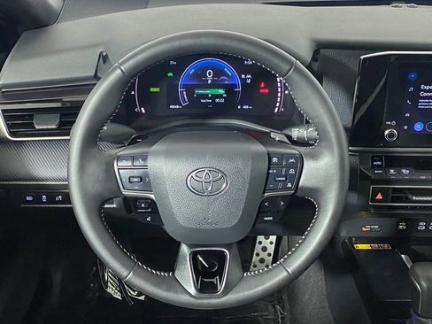 Used 2025 Toyota Camry SE FWD image 18