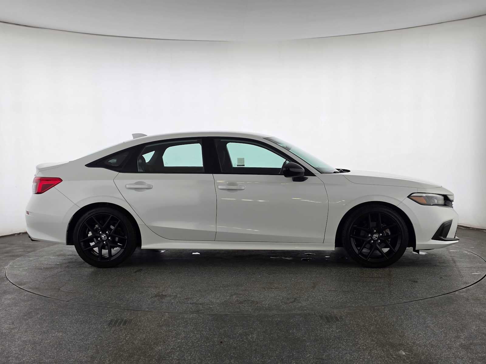 Used 2024 Honda Civic Sport image 2