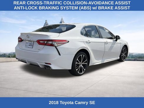 Used 2018 Toyota Camry SE w/ Convenience Package image 5