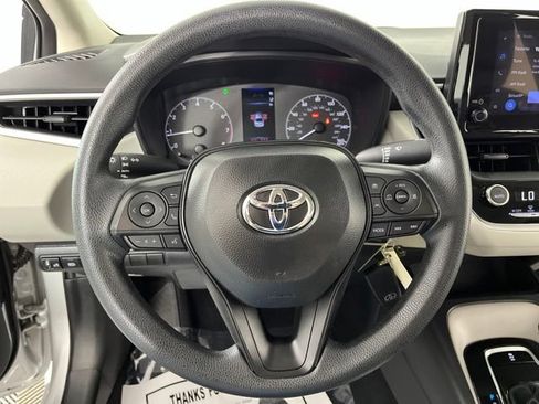 Used 2025 Toyota Corolla LE FWD image 22