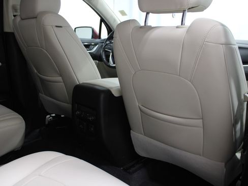 Used 2023 Buick Enclave Premium AWD/4WD image 25