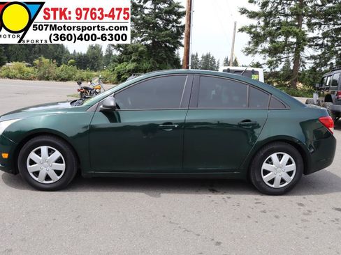 Used 2014 Chevrolet Cruze LS FWD image 3