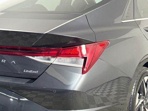 Used 2021 Hyundai Elantra Limited w/ Cargo Package FWD image 34