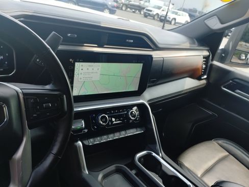 Used 2024 GMC Sierra 2500 Denali w/ Denali Reserve Package image 12