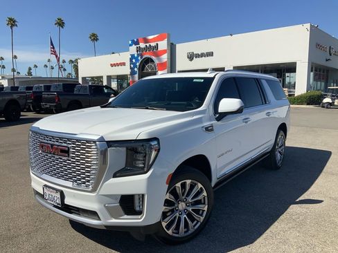 Used 2021 GMC Yukon XL Denali w/ Denali Premium Package AWD/4WD image 1