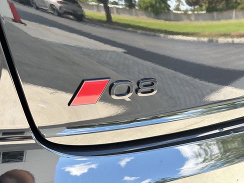 Used 2025 Audi Q8 Premium Plus AWD/4WD image 32