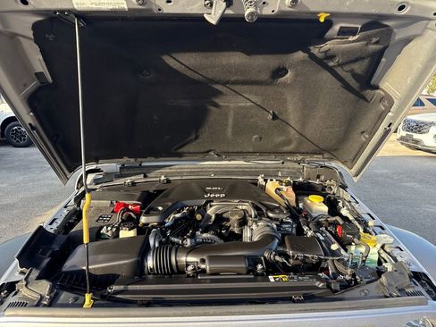 Used 2019 Jeep Wrangler Unlimited Sport S image 26