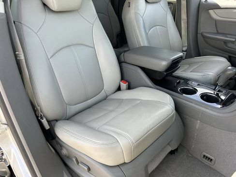 Used 2017 Chevrolet Traverse LT FWD image 10